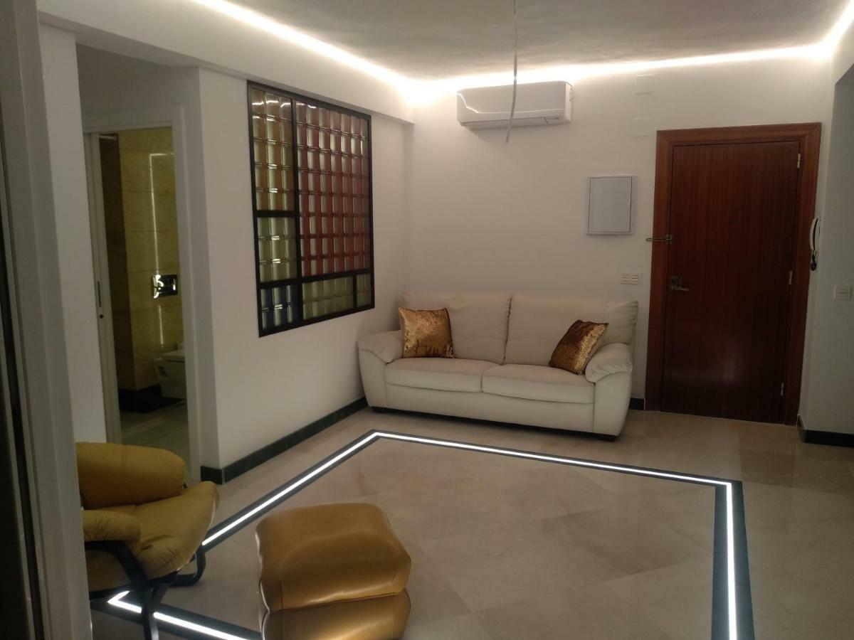 Malagueta Beach Apartment มาลากา ภายนอก รูปภาพ