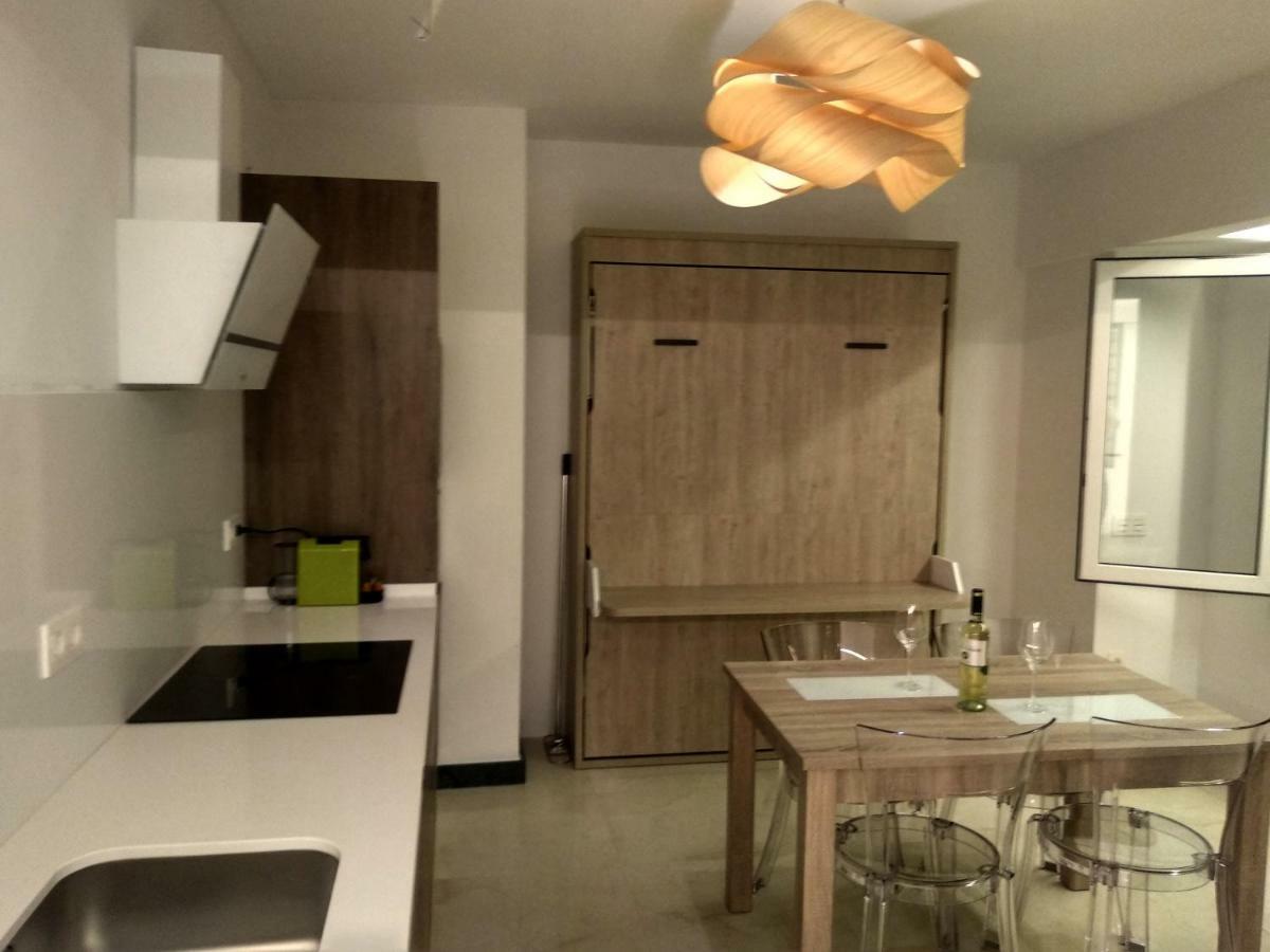 Malagueta Beach Apartment มาลากา ภายนอก รูปภาพ